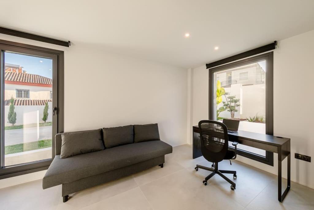 Villa Con Piscina Privada Gelves Εξωτερικό φωτογραφία