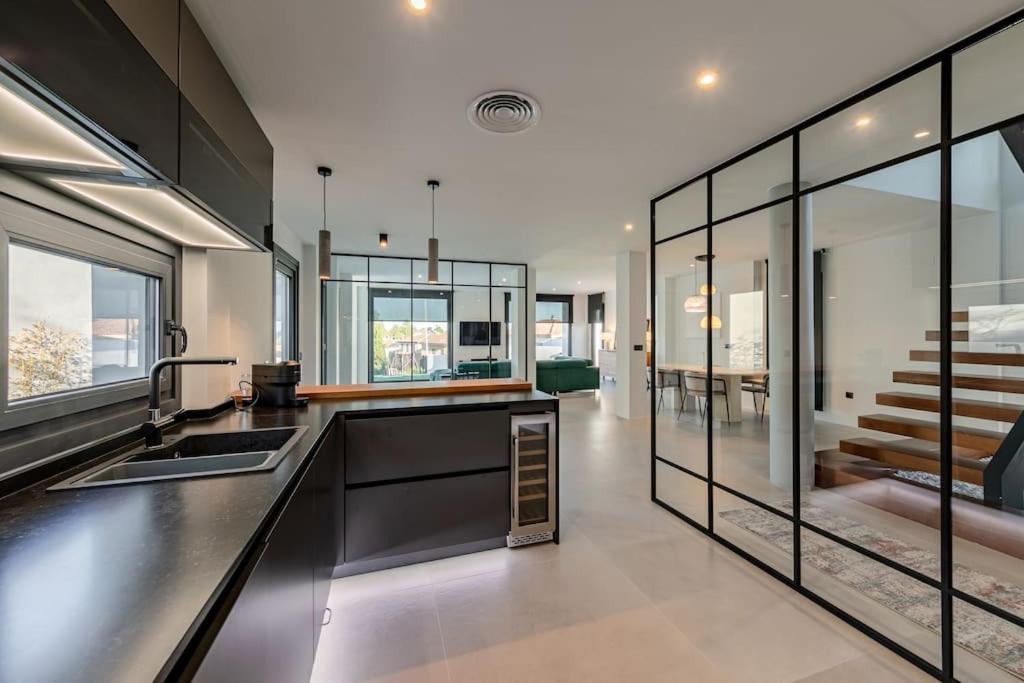 Villa Con Piscina Privada Gelves Εξωτερικό φωτογραφία